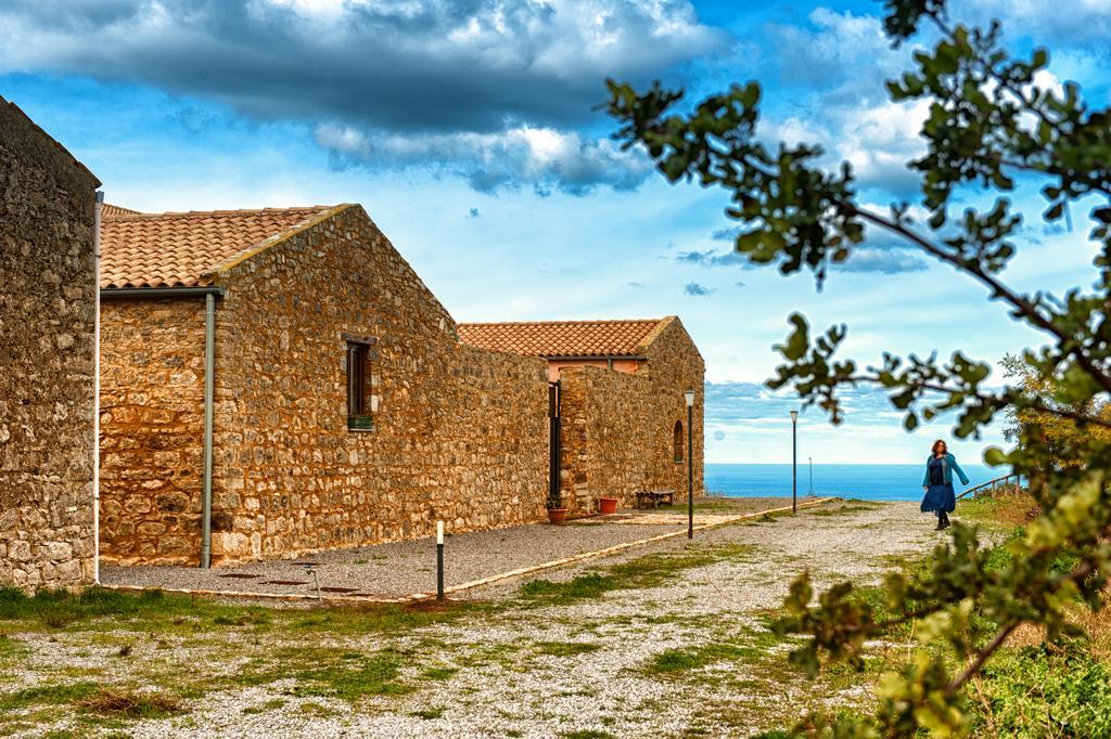 Agriturismo Case Tabarani Collesano Exterior foto